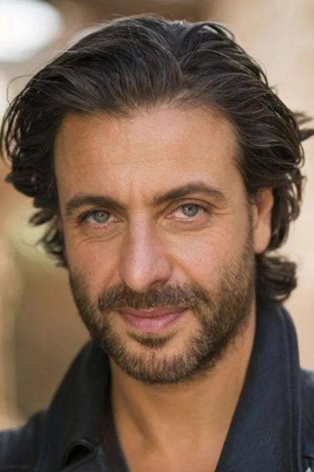 Adam Levy fotoğrafı