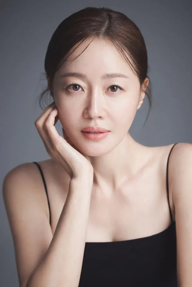 Uhm Ji-won fotoğrafı