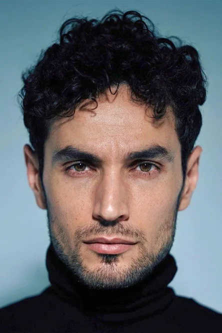 Adam Bakri fotoğrafı
