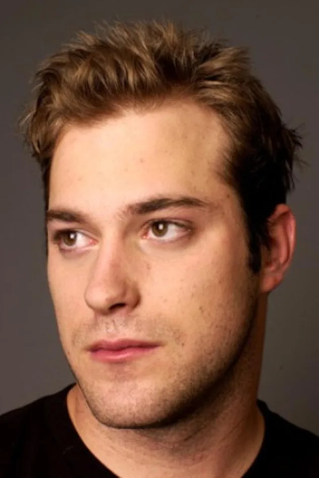 James DeBello fotoğrafı