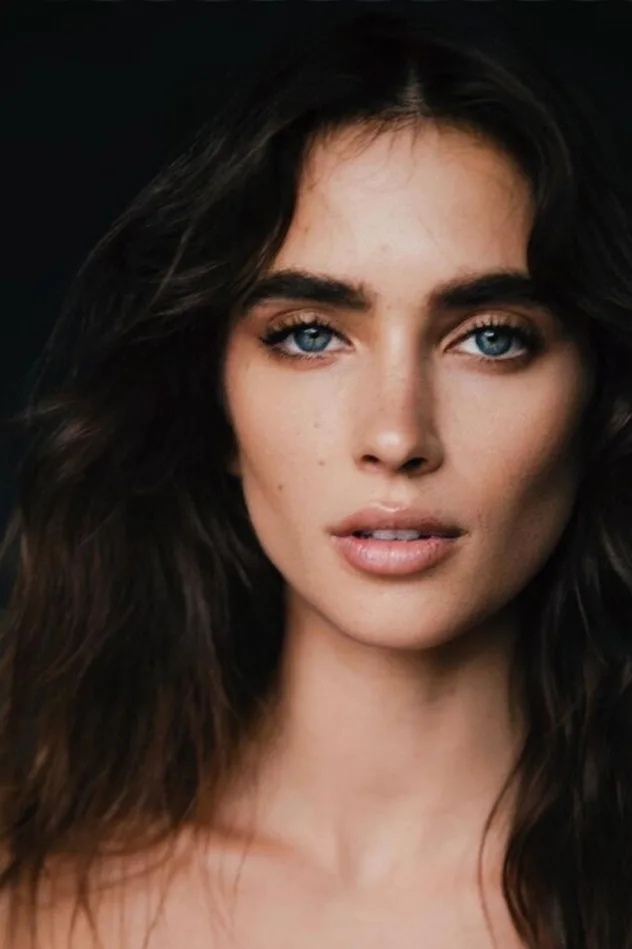 Elisha Herbert fotoğrafı