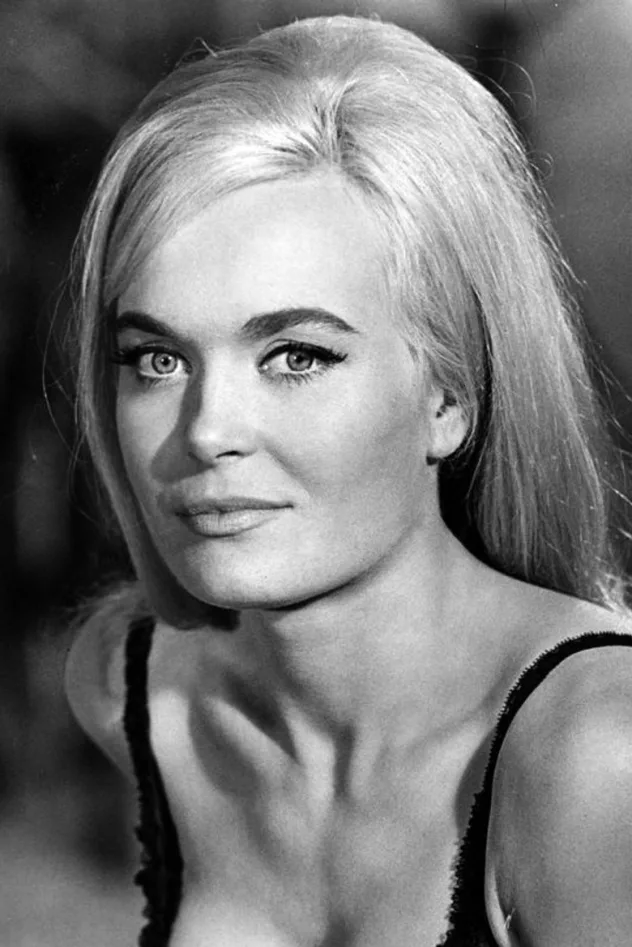 Shirley Eaton fotoğrafı