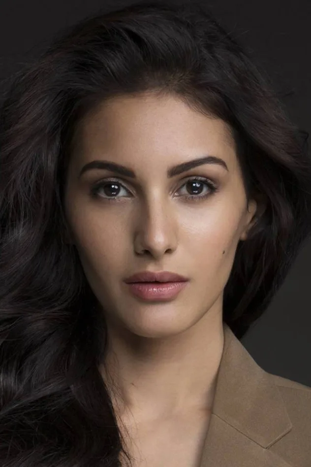 Amyra Dastur fotoğrafı