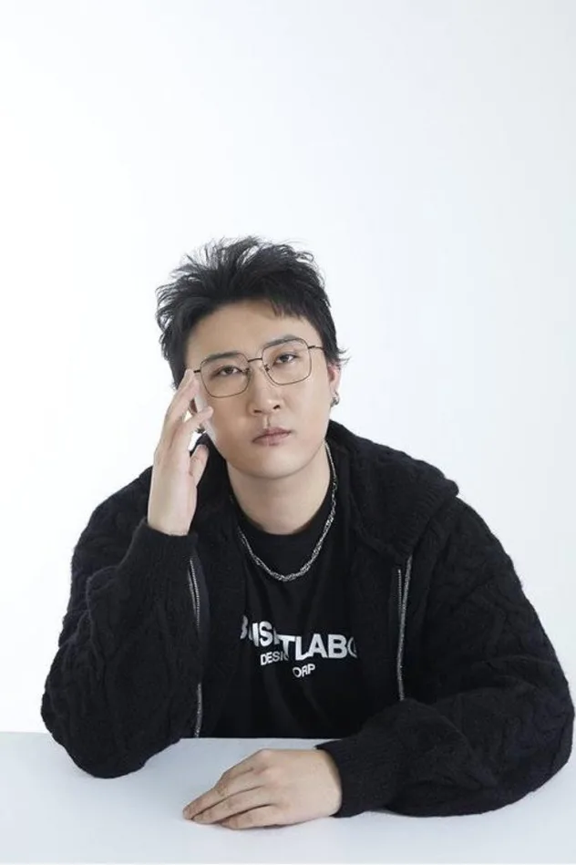 Liang Sheng fotoğrafı