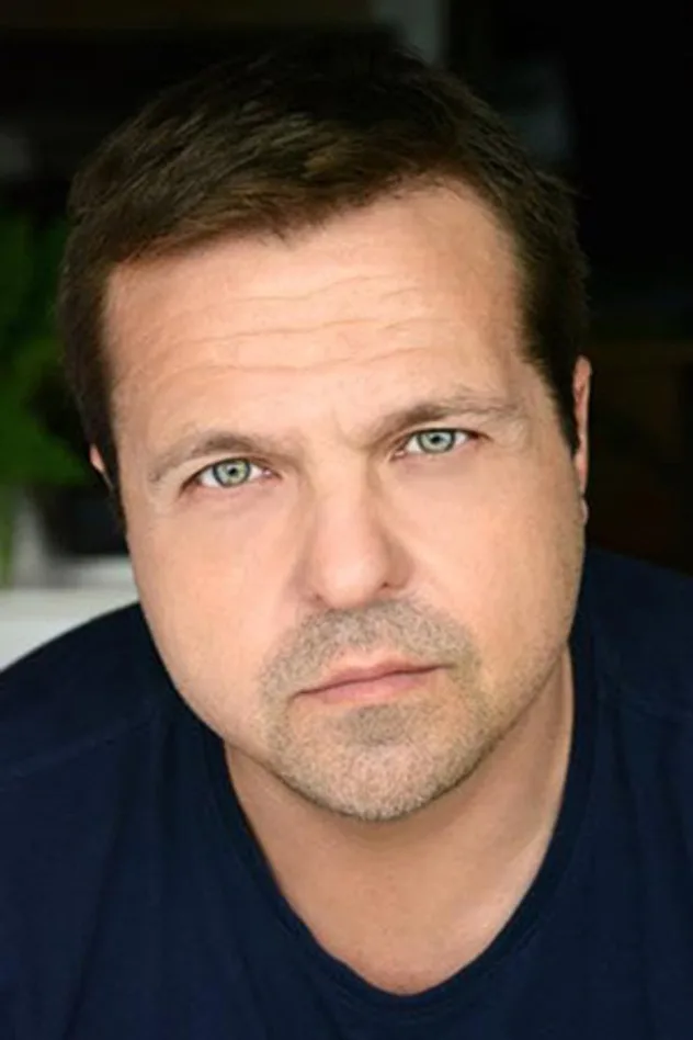 Daniel Krige fotoğrafı