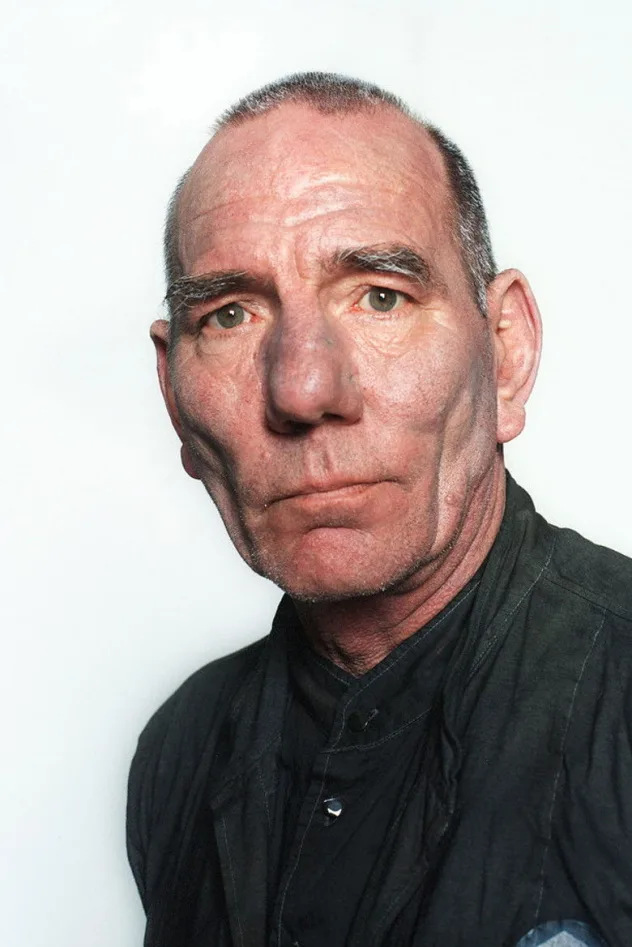 Pete Postlethwaite fotoğrafı