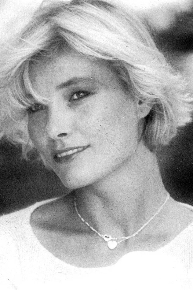Janet Agren fotoğrafı