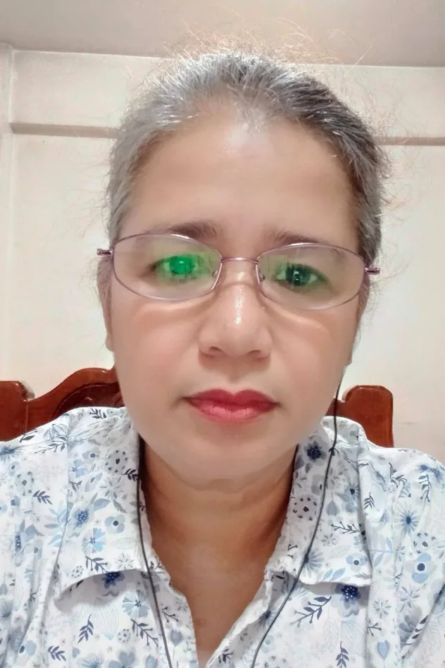 Angie Castrence fotoğrafı