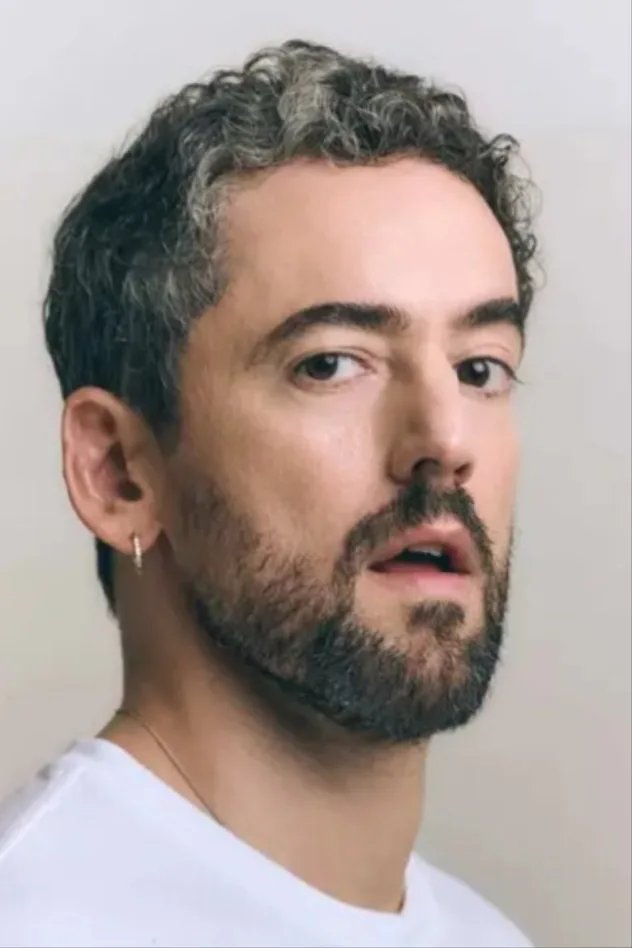 Luis Gerardo Méndez fotoğrafı