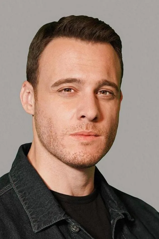 Kerem Bürsin fotoğrafı