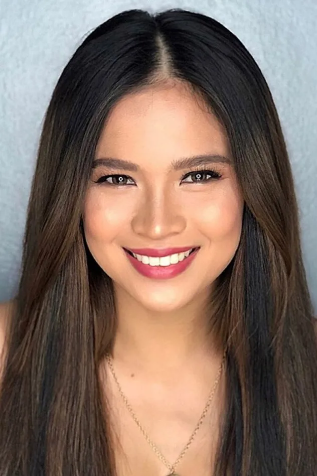 Louise delos Reyes fotoğrafı