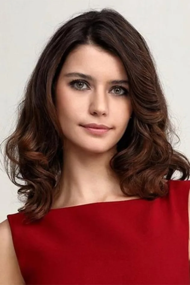 Beren Saat fotoğrafı