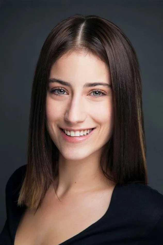 Hazal Kaya fotoğrafı