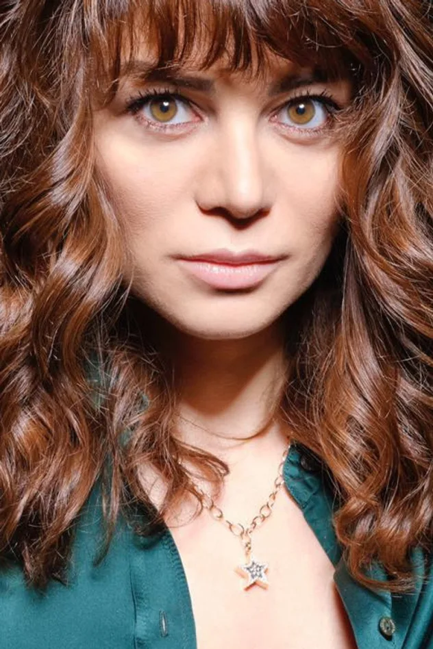 Zeynep Şarlıgil fotoğrafı
