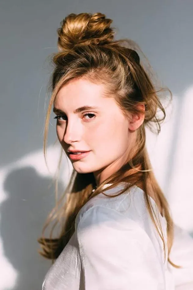 Annie Hamilton için kapak görseli