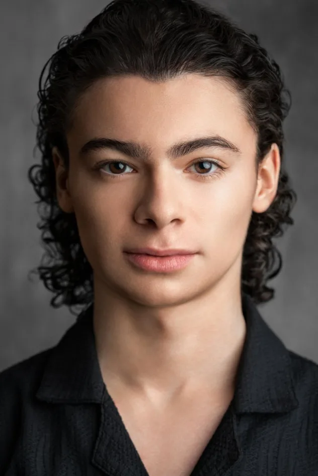 Raphael Alejandro fotoğrafı