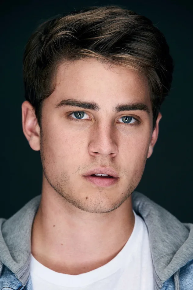 Carson Rowland fotoğrafı