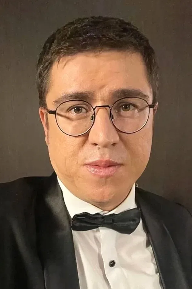 Обложка для İbrahim Büyükak