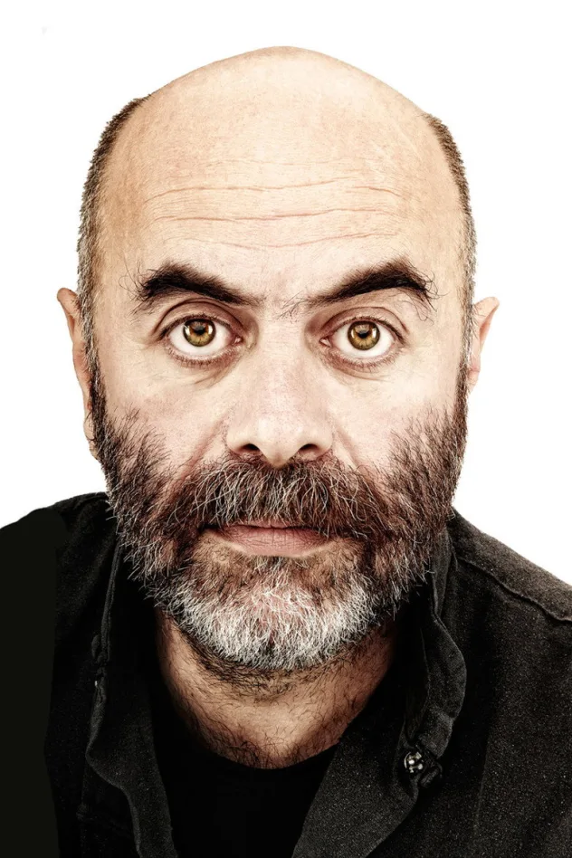 Ezel Akay fotoğrafı