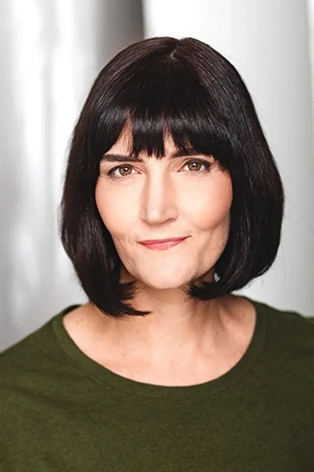 Delphine Roussel için kapak görseli