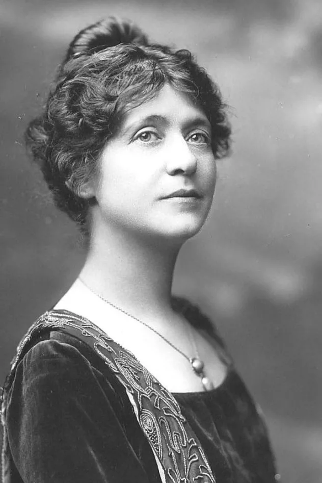 Emma Dunn fotoğrafı