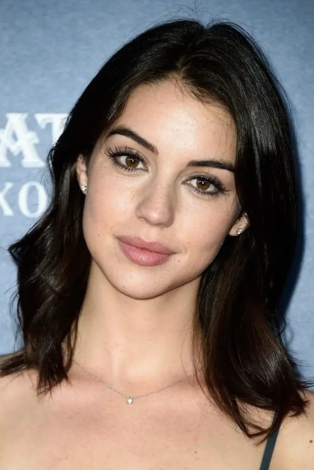 Adelaide Kane fotoğrafı