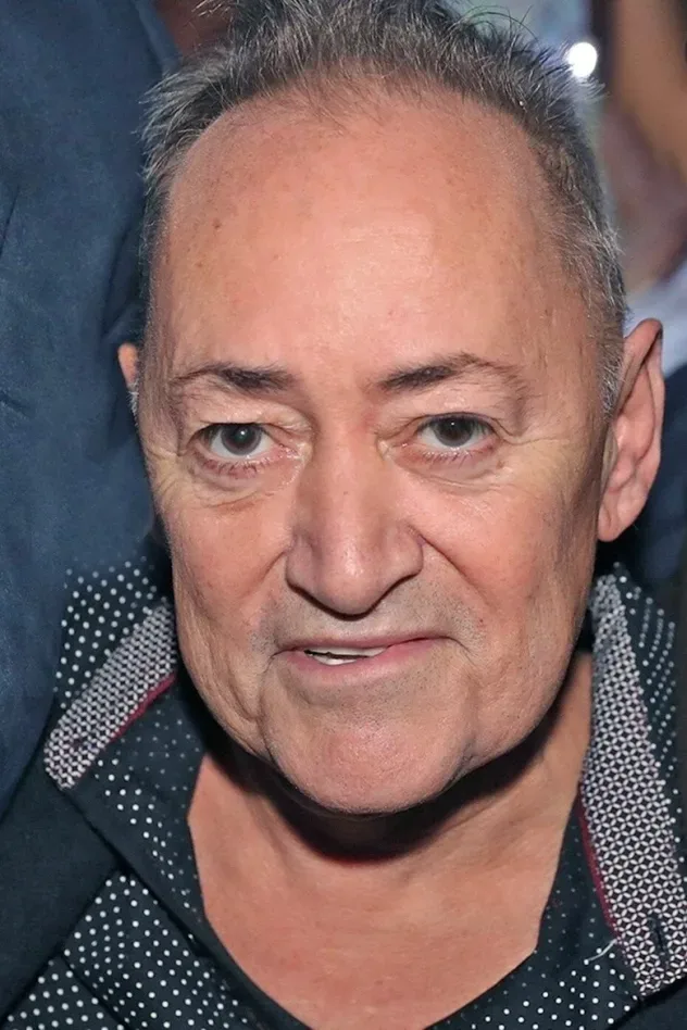 Imagen de portada para Ángel Salazar
