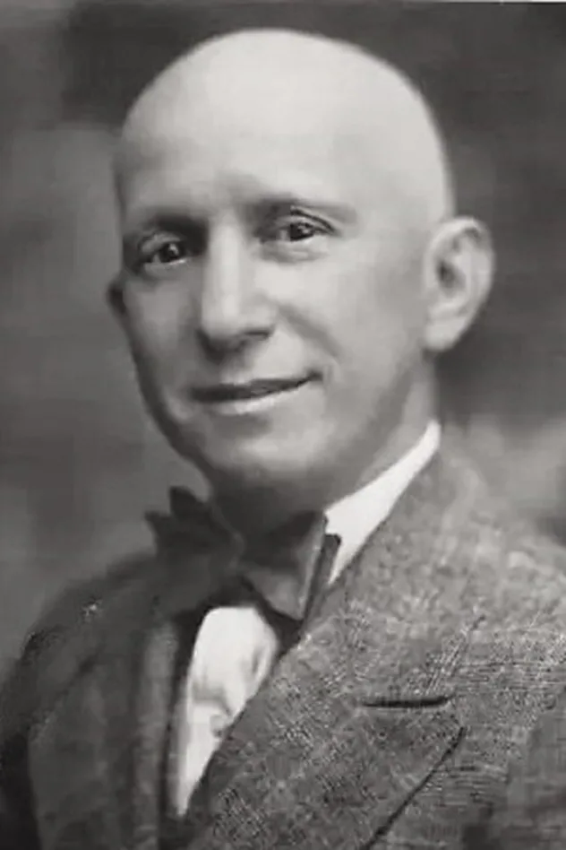 Buster Brodie fotoğrafı