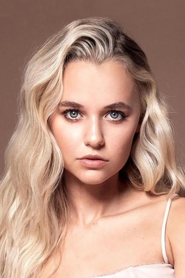 Madison Iseman fotoğrafı