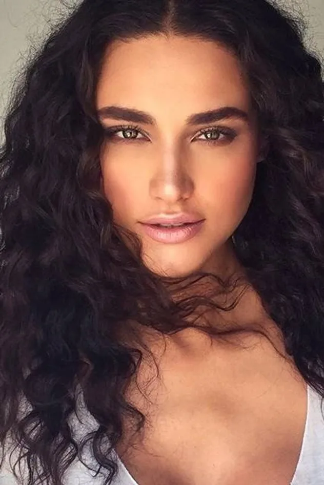 Débora Nascimento fotoğrafı
