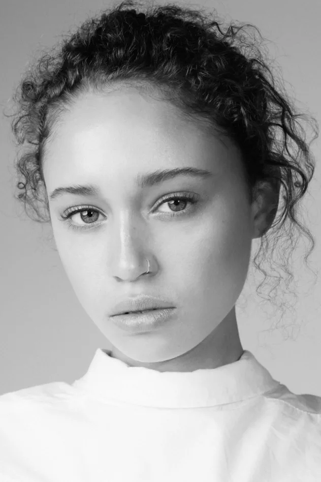 Ella-Rae Smith fotoğrafı