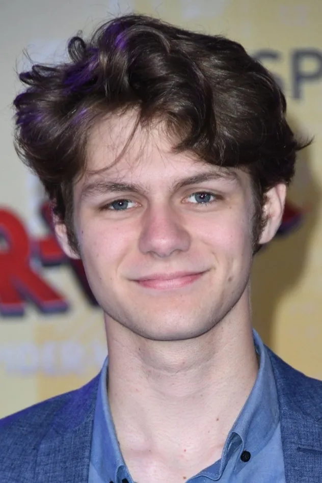 Ty Simpkins fotoğrafı