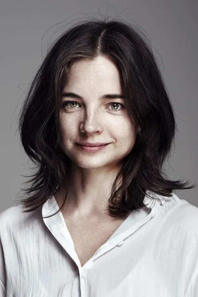 Louise Peterhoff için kapak görseli