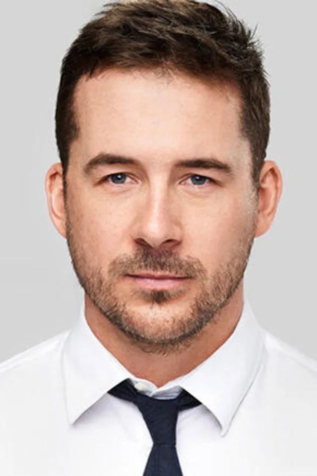Barry Sloane fotoğrafı