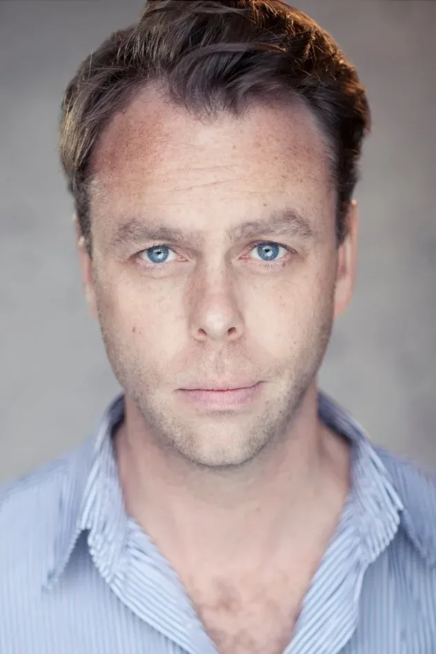 Обложка для Bruce Mackinnon