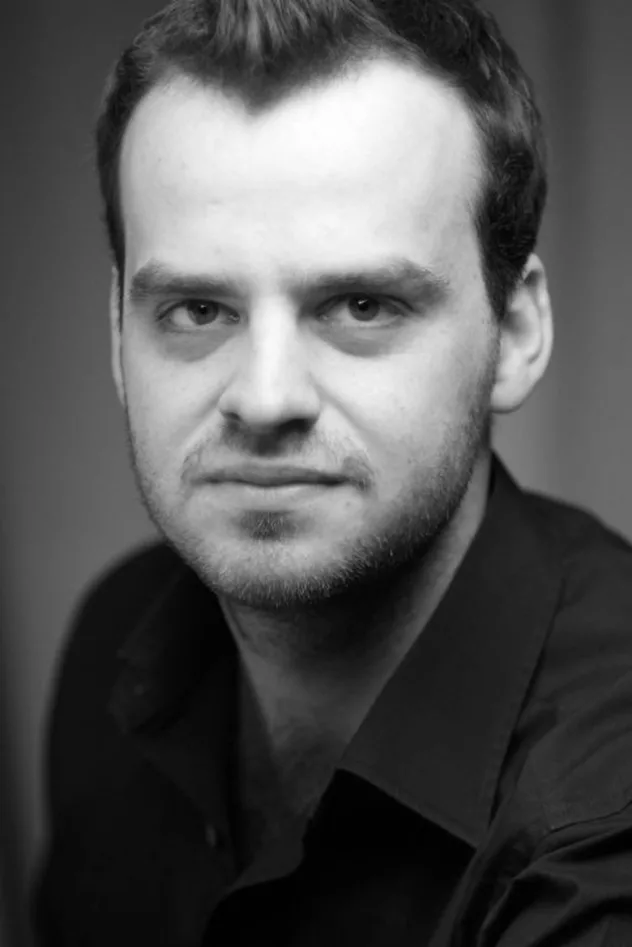 Joshua Higgott fotoğrafı