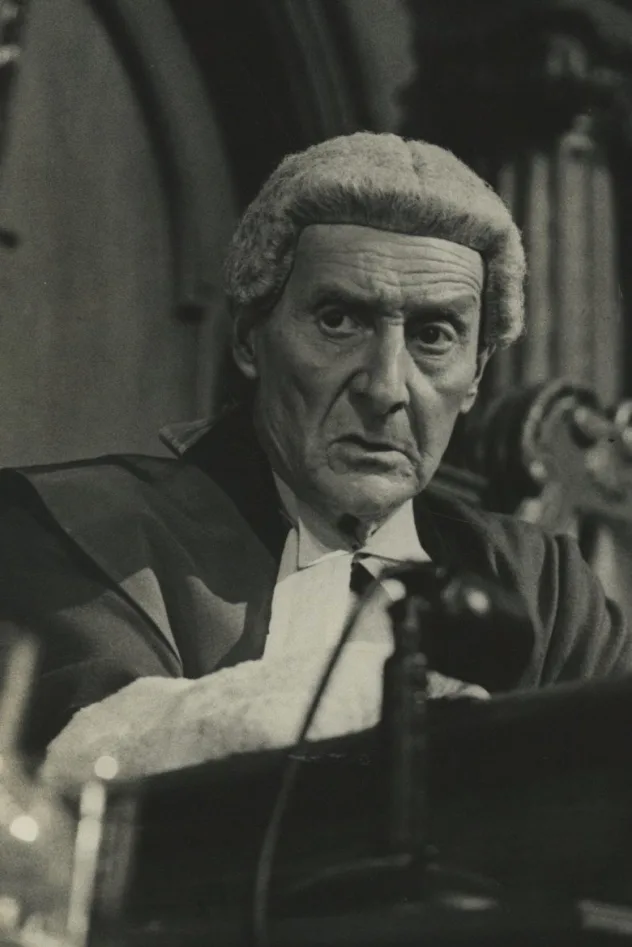 Francis Compton fotoğrafı