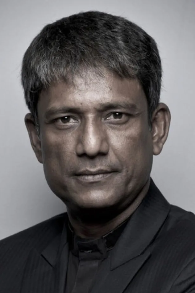 Adil Hussain fotoğrafı