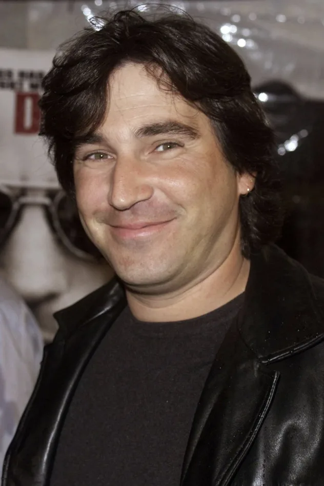 Scott Kalvert fotoğrafı