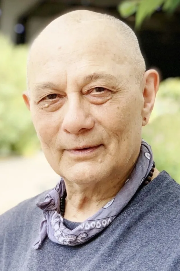 Ernest Abuba fotoğrafı