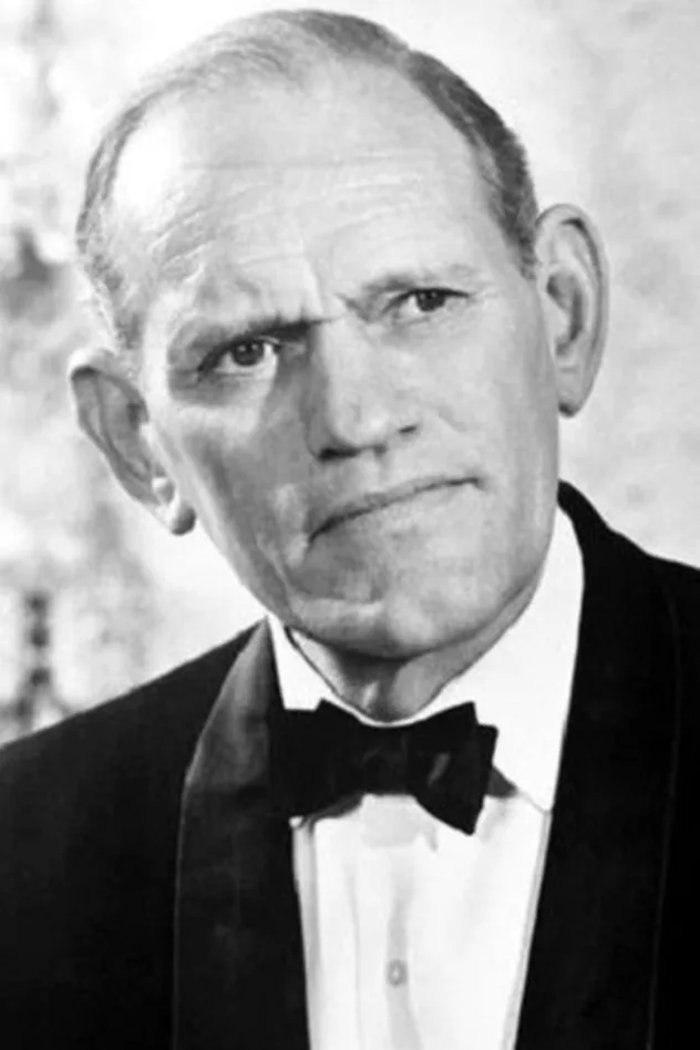 Harry Andrews fotoğrafı