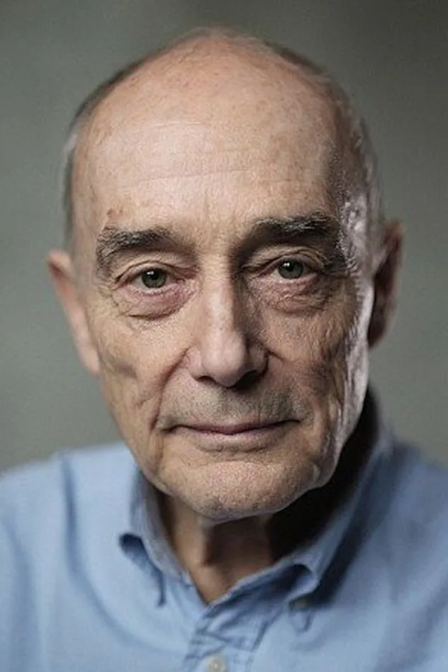Garrick Hagon fotoğrafı