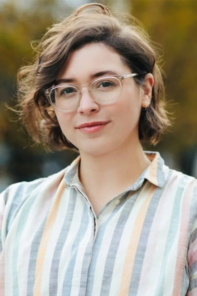 Casey McQuiston fotoğrafı