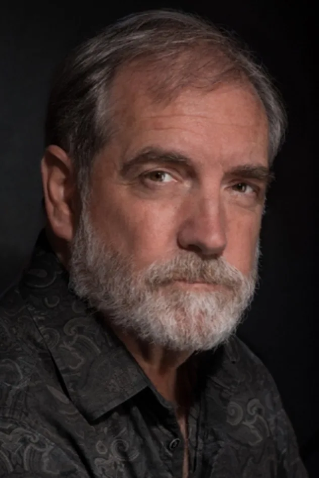 John Patrick Lowrie fotoğrafı