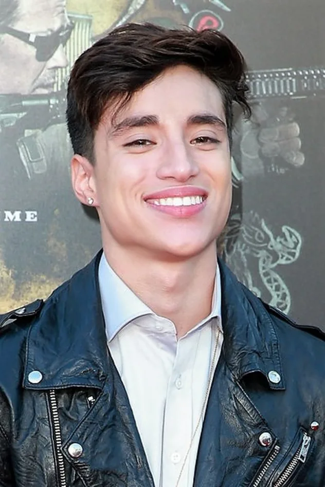 Elijah Rodriguez fotoğrafı