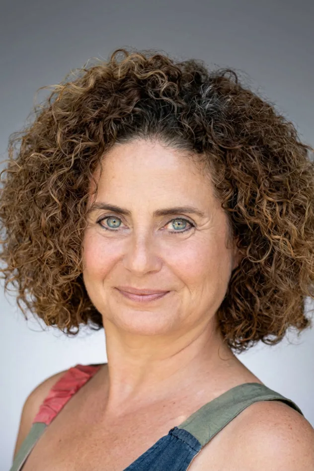 Esra Akkaya fotoğrafı