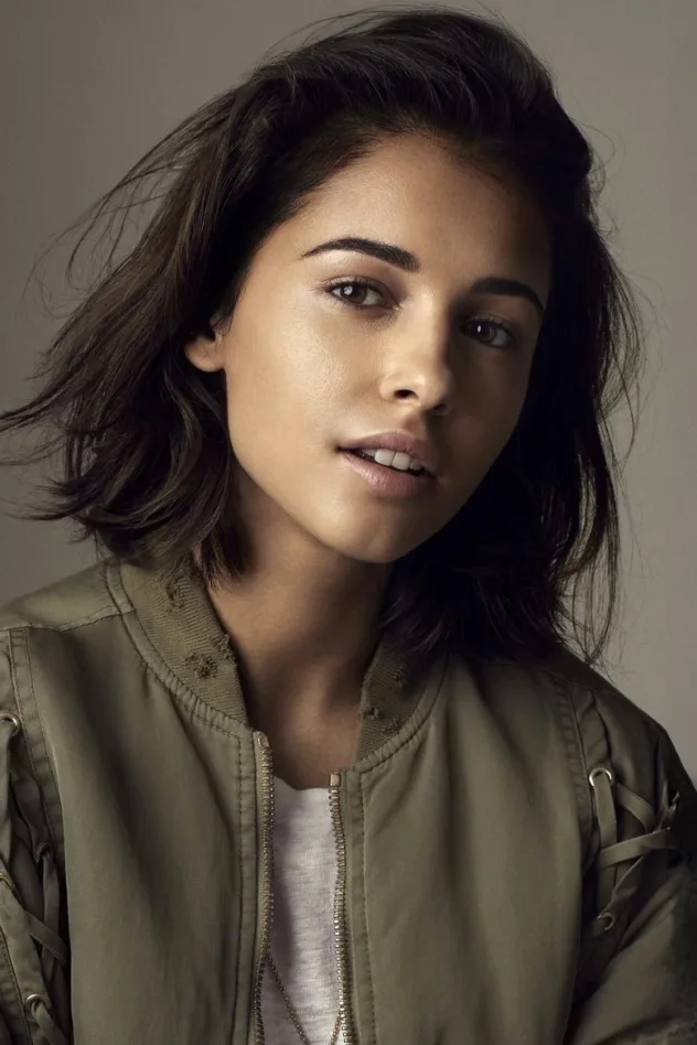 Naomi Scott fotoğrafı