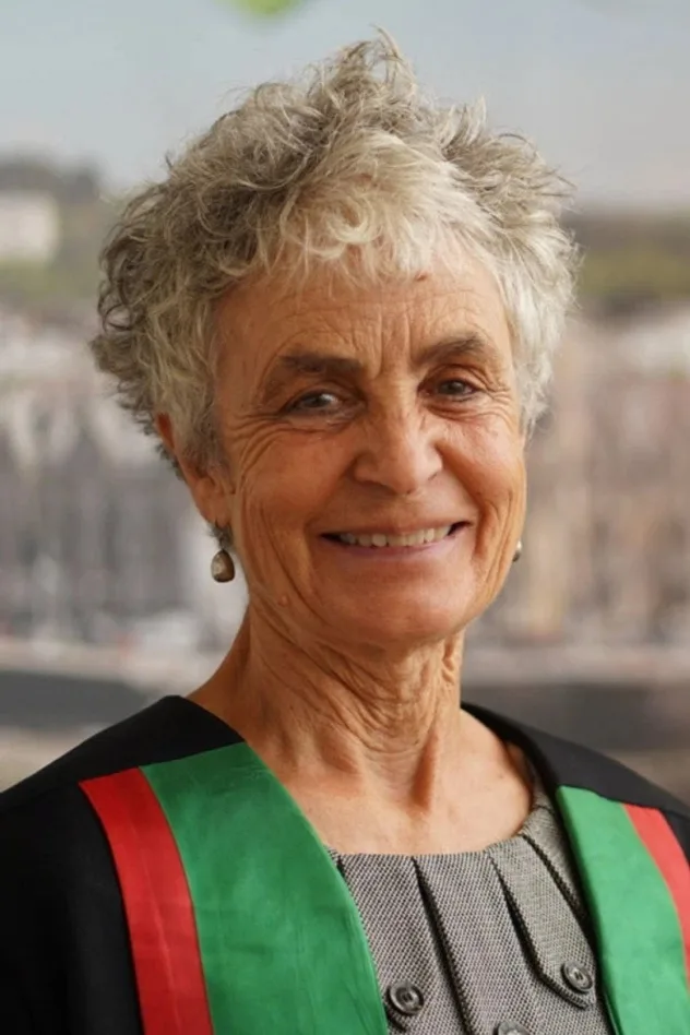 Sue Jones-Davies fotoğrafı