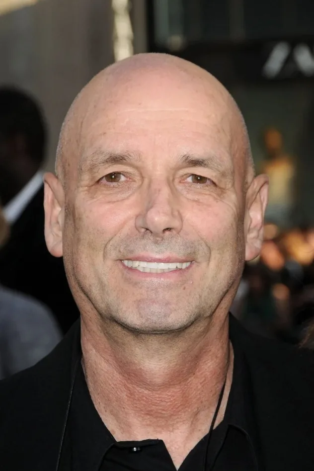Martin Campbell fotoğrafı