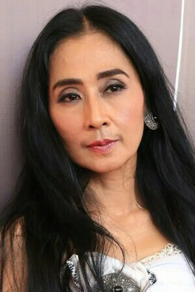 Ayu Laksmi fotoğrafı